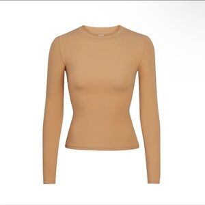SKIMS FITS EVERYBODY LONG SLEEVE T-SHIRT